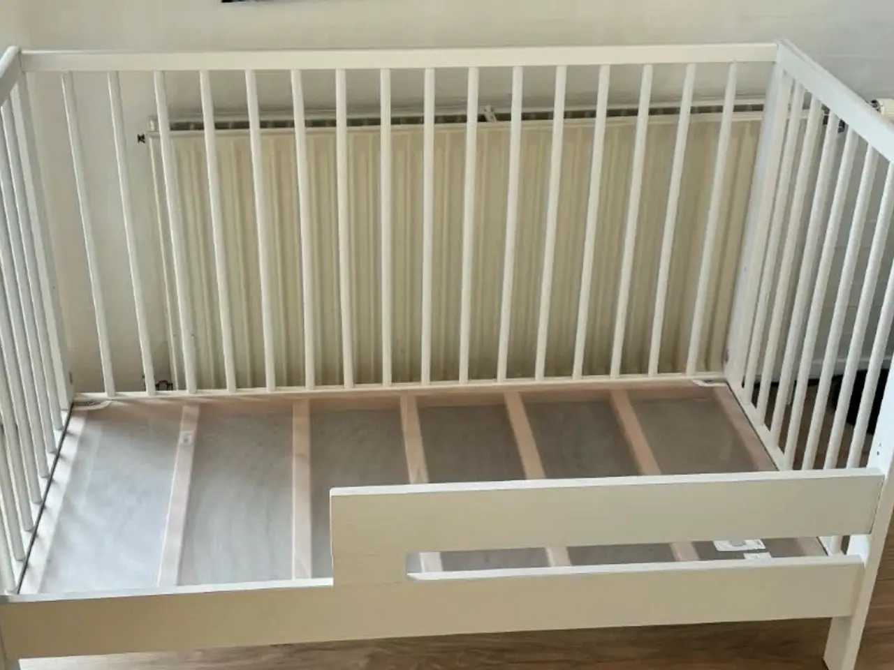 Billede 1 - Tremmeseng Ikea