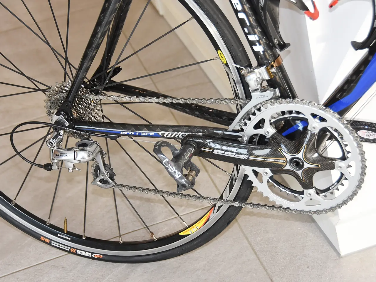 Billede 11 - carbon racercykel næsten ny