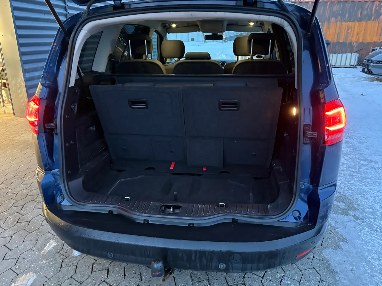 Billede 5 - Pæn 7 Personers familiebil
