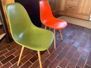 Spisestuestole I stil med Eames stol