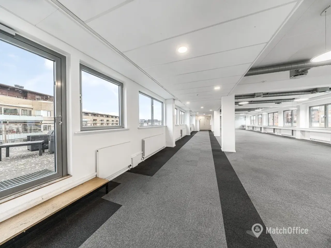 Billede 5 - Bygmestervej 10. 3. sal – kontor med direkte udgang til tagterrasse