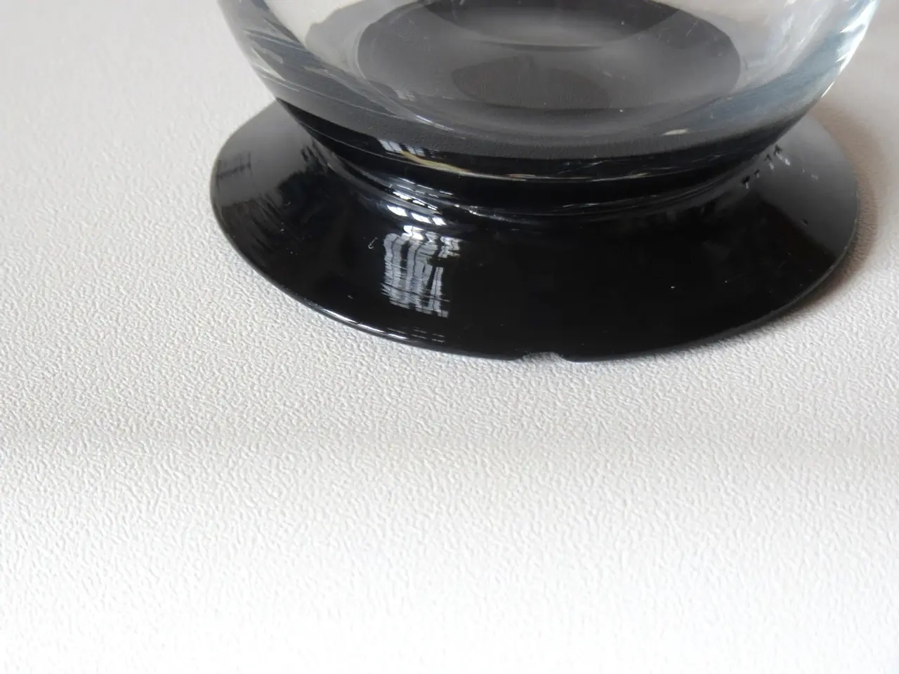 Billede 3 - Gamle slebne glas 6 stk. klart glas med sort fod