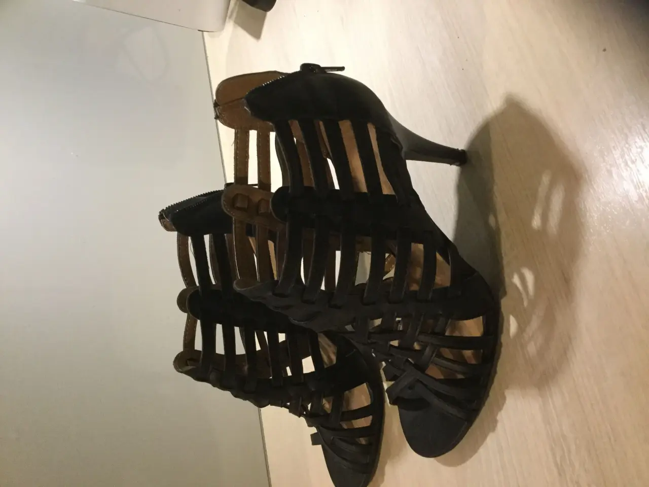 Billede 1 - Flotte sandaler