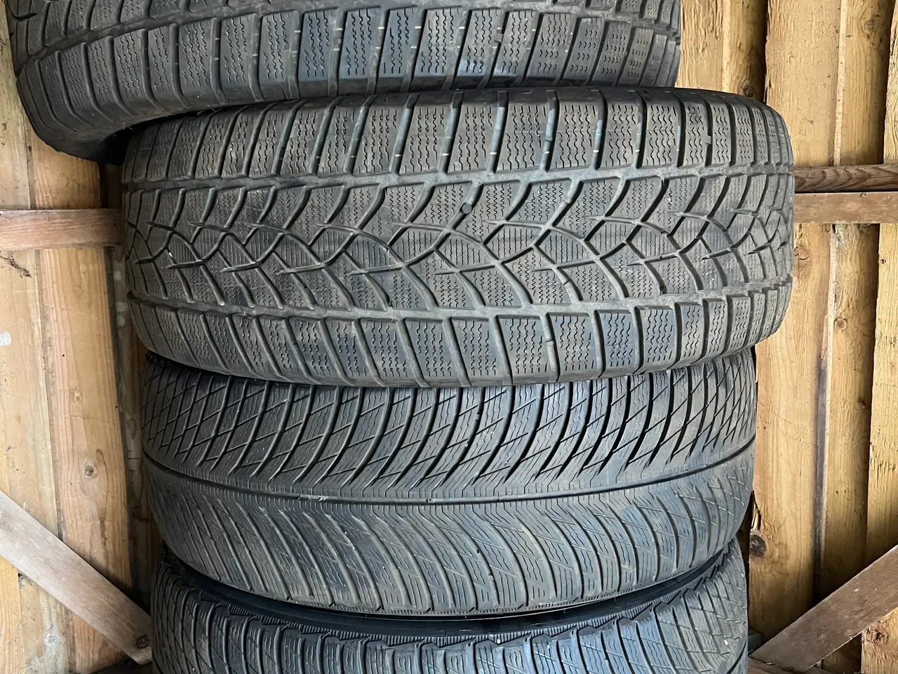 Billede 1 - to Michelin dæk 255/45/20  to Goodyear 235/50/20
