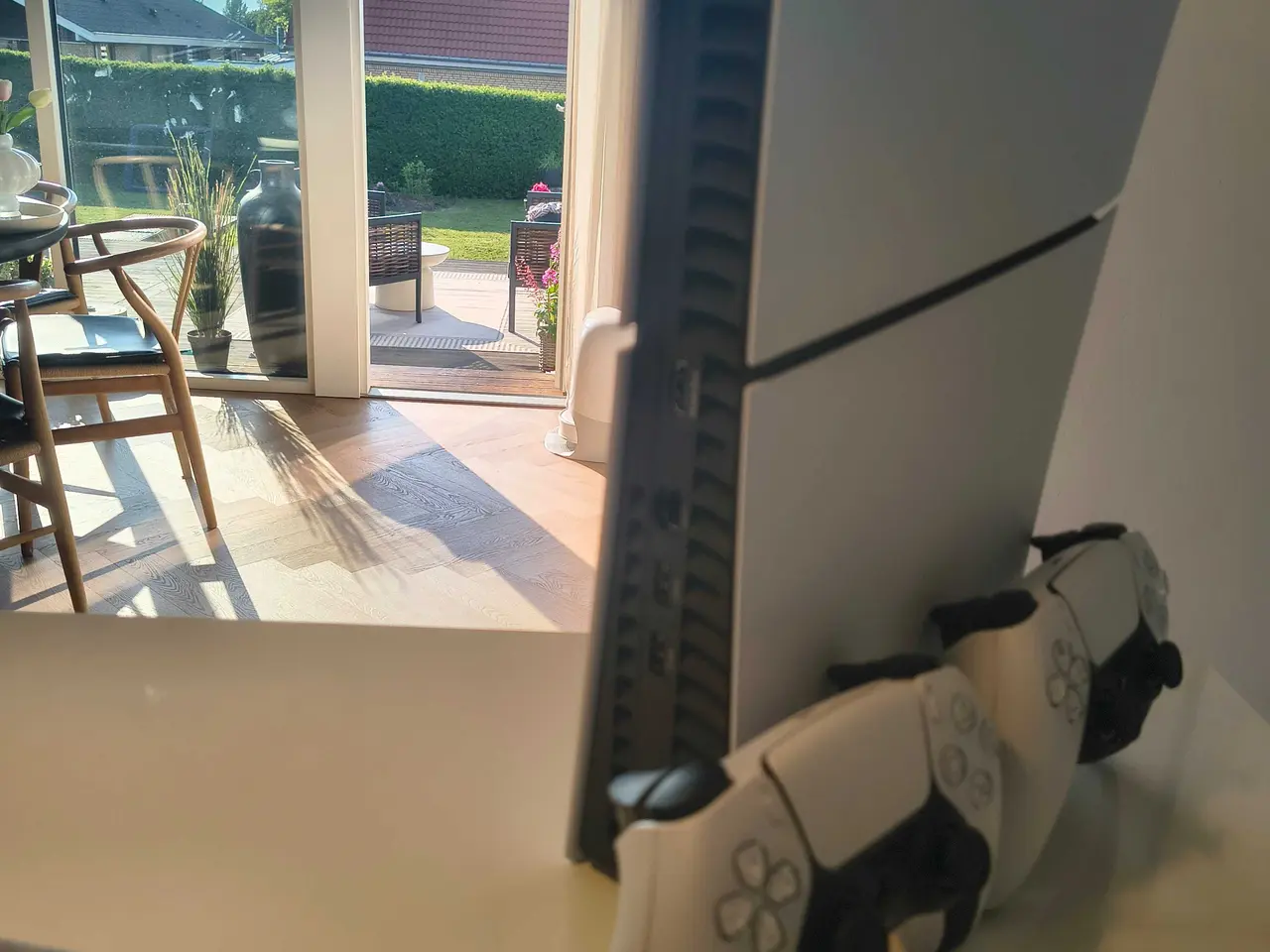Billede 2 - PlayStation 5 Slim med to controllere - NY 2026