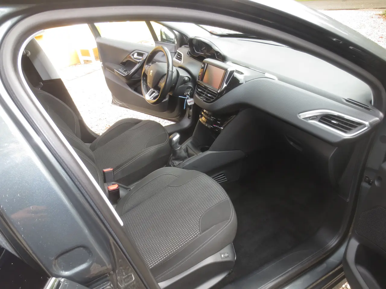 Billede 17 - Peugeot 208 1.6 HDi år 17. Nysynet.