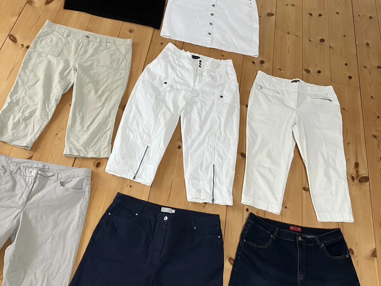 Billede 2 - Short, knickers og nederdele str. 46