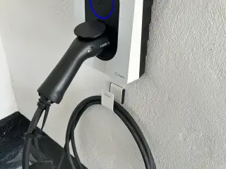 Easee U-Hook kabelholder i hvid