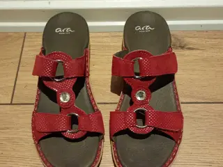 Fine damesandaler med Velcro, ARA, str. 42.