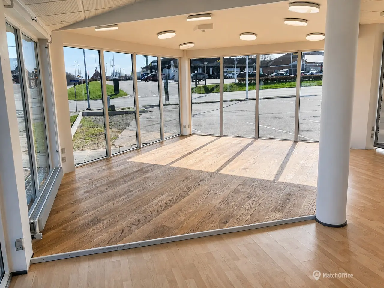 Billede 1 - Synligt erhvervslejemål på 250 m2 i Struer - Ideelt til butik.. showroom eller lager