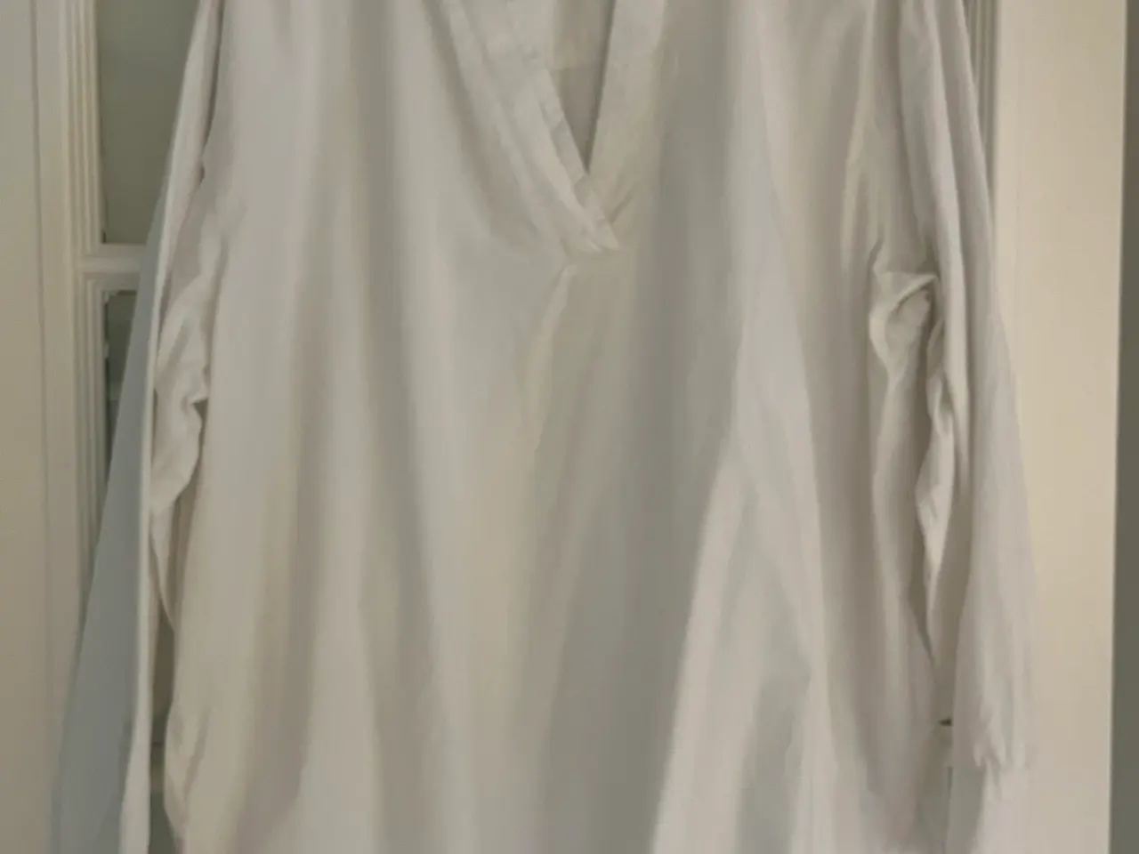 Billede 1 - Hvid skjortebluse