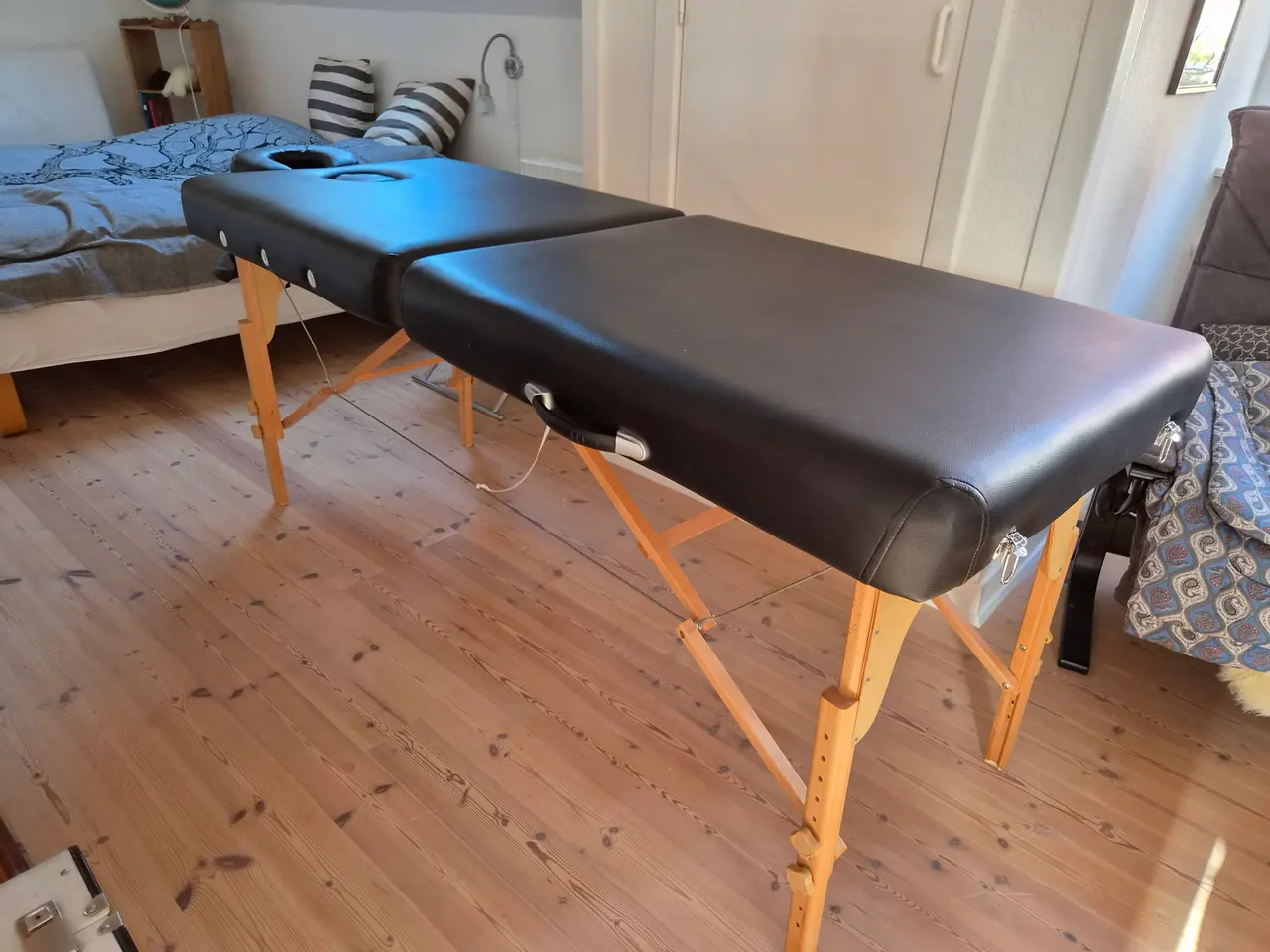 Billede 3 - Massage - / behandler briks