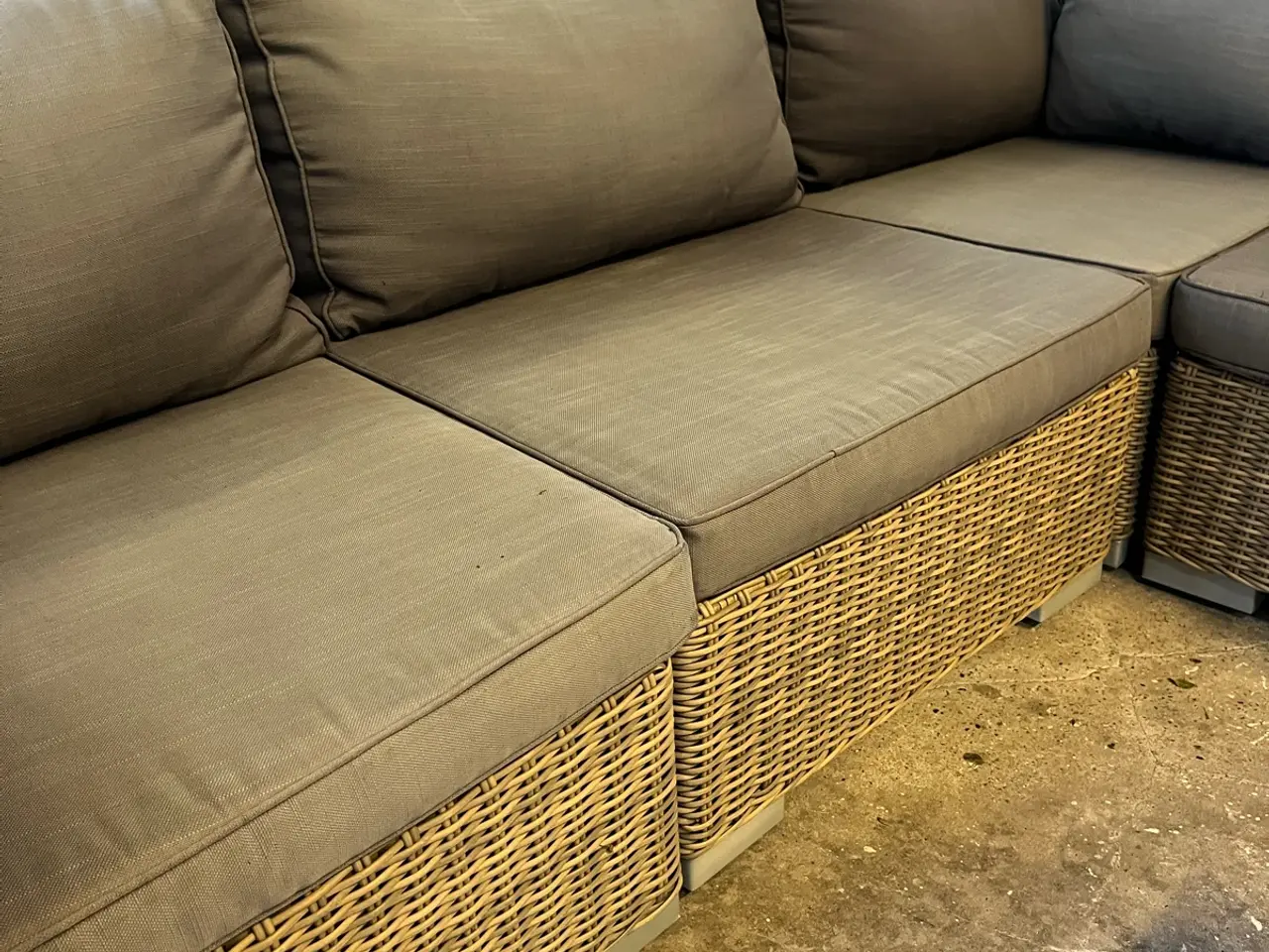 Billede 5 - 2 stk. loungesofaer/hjørnesofa + bord