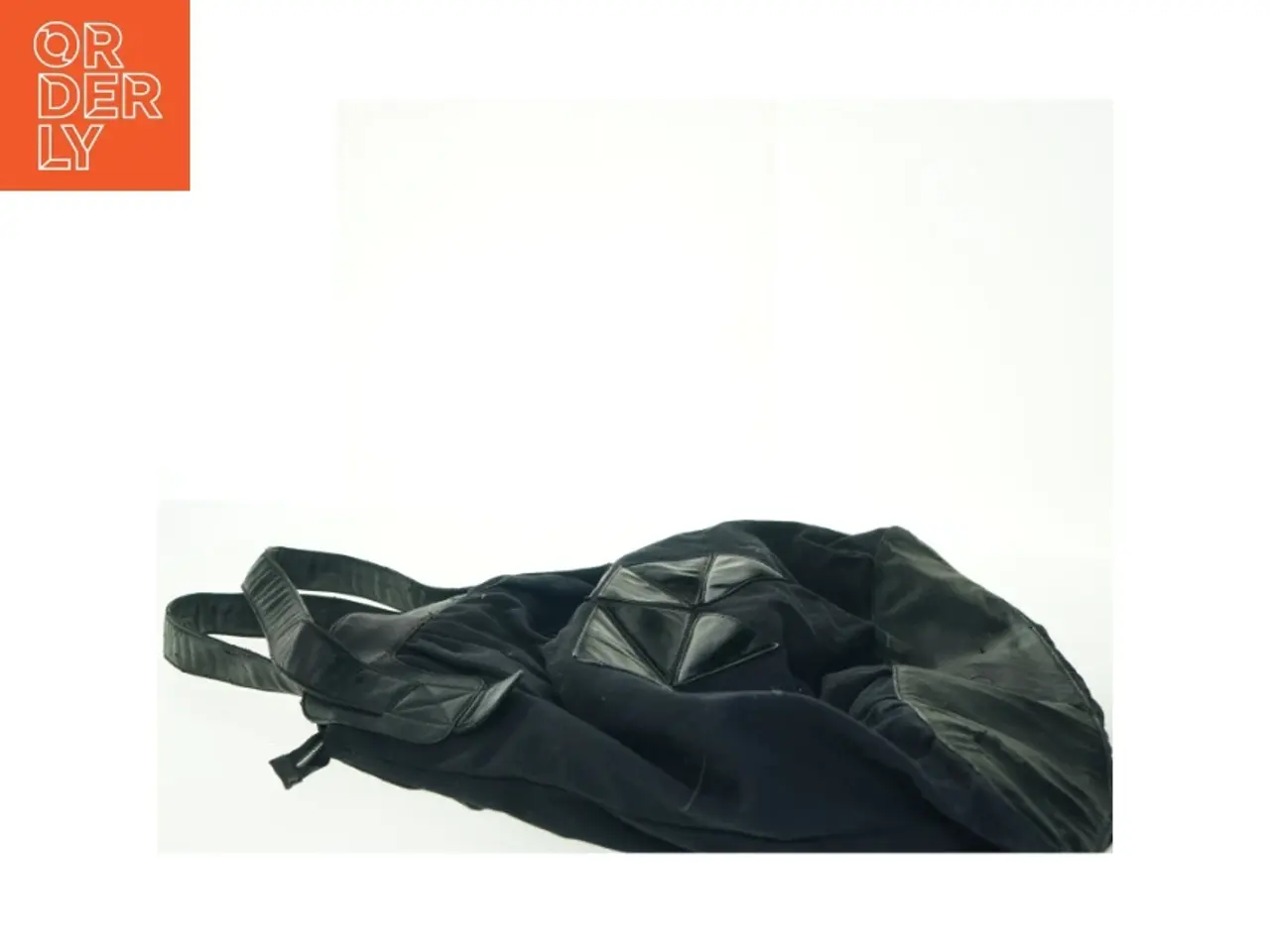 Billede 5 - Stor sort skuldertaske med pyntedetaljer fra Bianco (str. 57x46 cm)