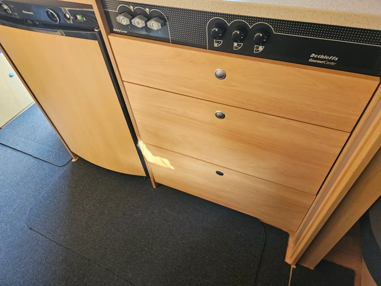 Billede 12 - Detleffs 510 V camper med enkelt senge
