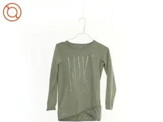 Bluse fra Nike (str. 104 cm)