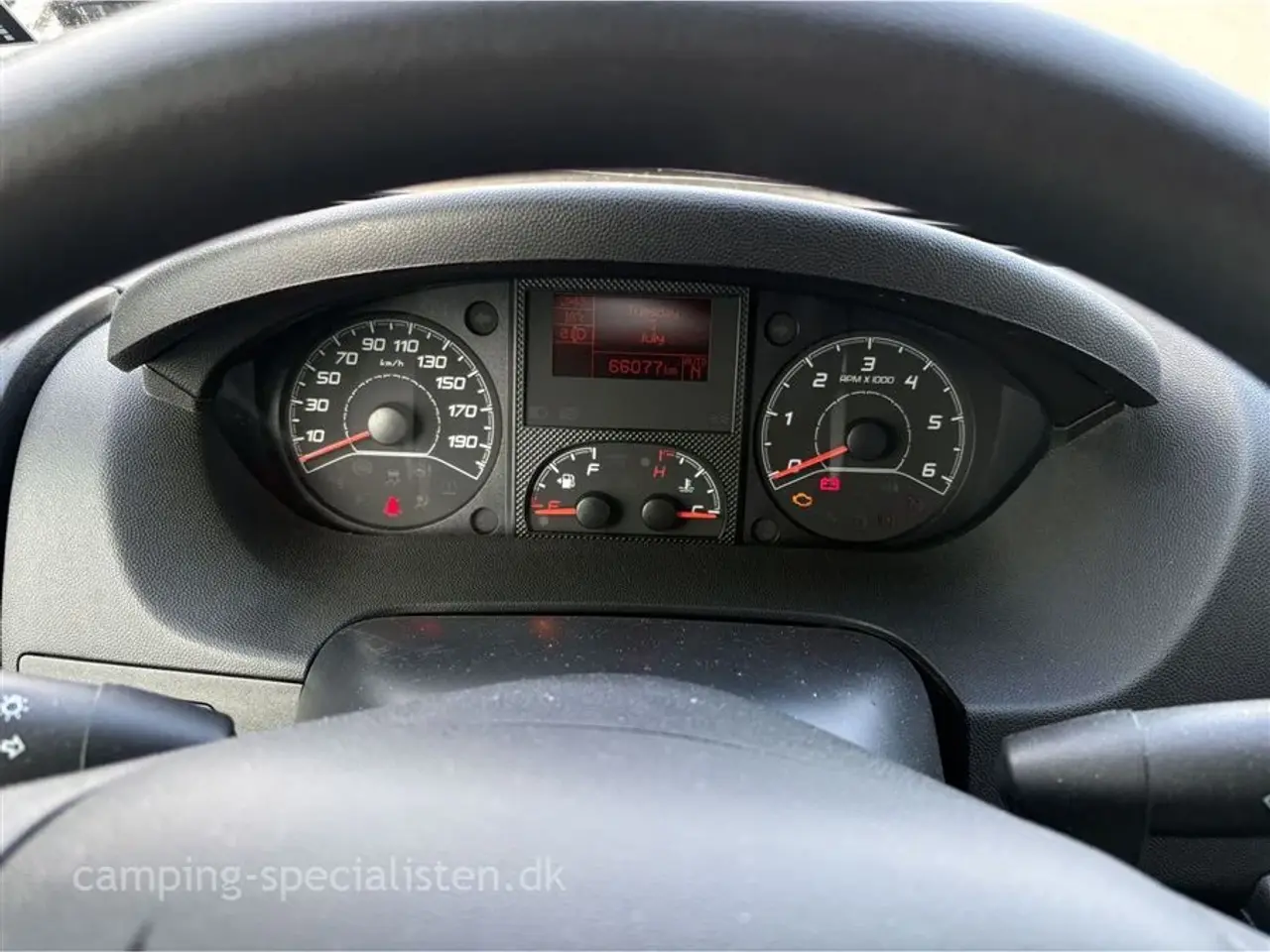 Billede 4 - 2018 - Hymer Tramp CL 698 60 Years Edition Hymer Tramp CL 698 60 Years Edition kan nu ses hos Camping-Specialisten