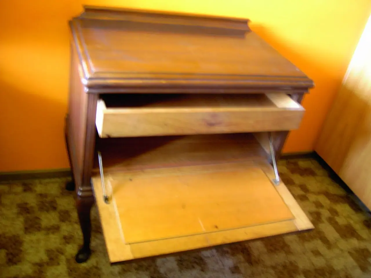 Billede 2 - Anretterbord /-skab