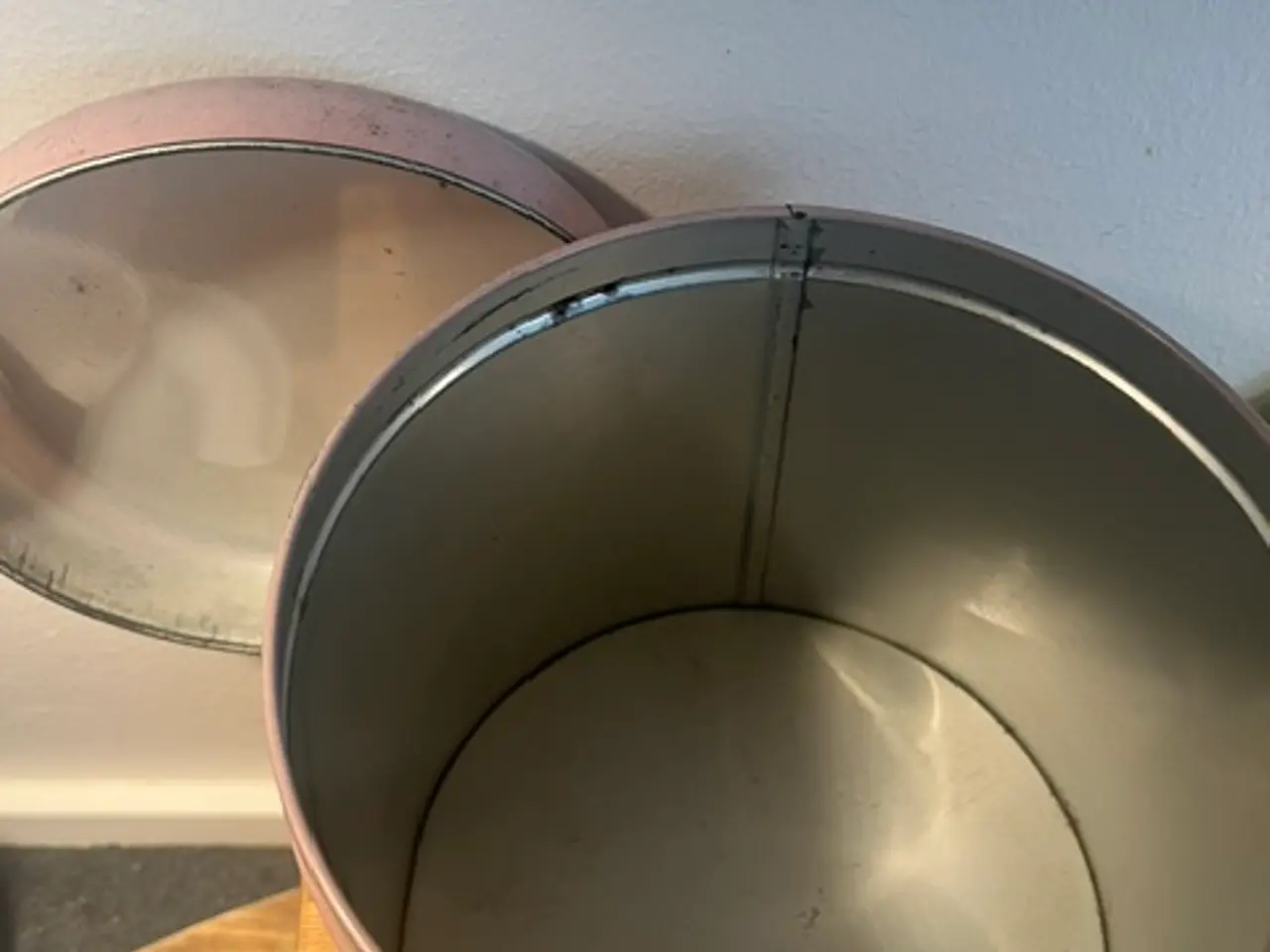 Billede 3 - Patineret Södahl metaldåse – Retro i rosa