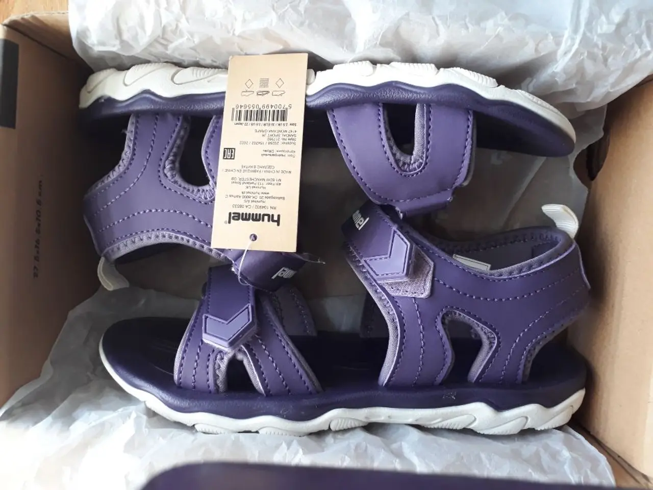 Billede 4 - Flot lilla sandal fra Hummel