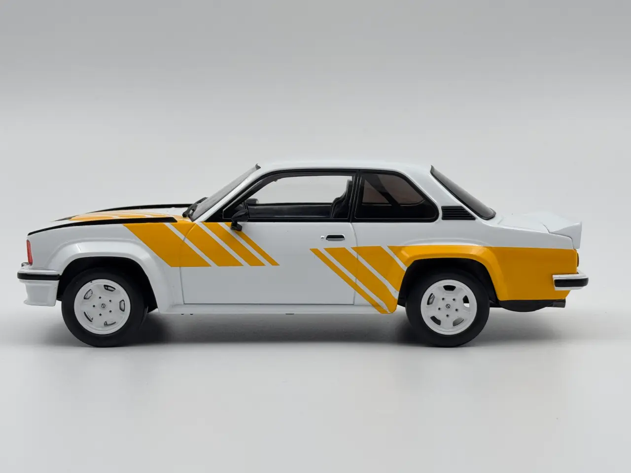 Billede 2 - 1982 Opel Ascona 400 1:18 Flot og detaljeret