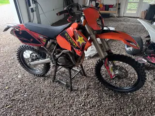 Ktm 525 exc kan komme plader på 