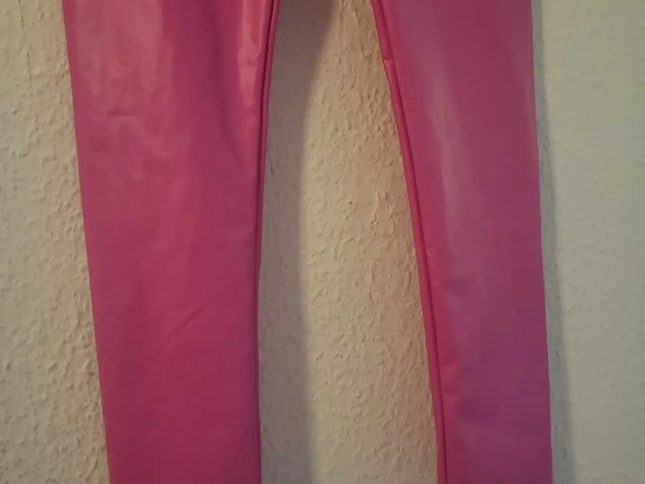 Billede 9 - Sorte & Lyserøde Latex Leggins