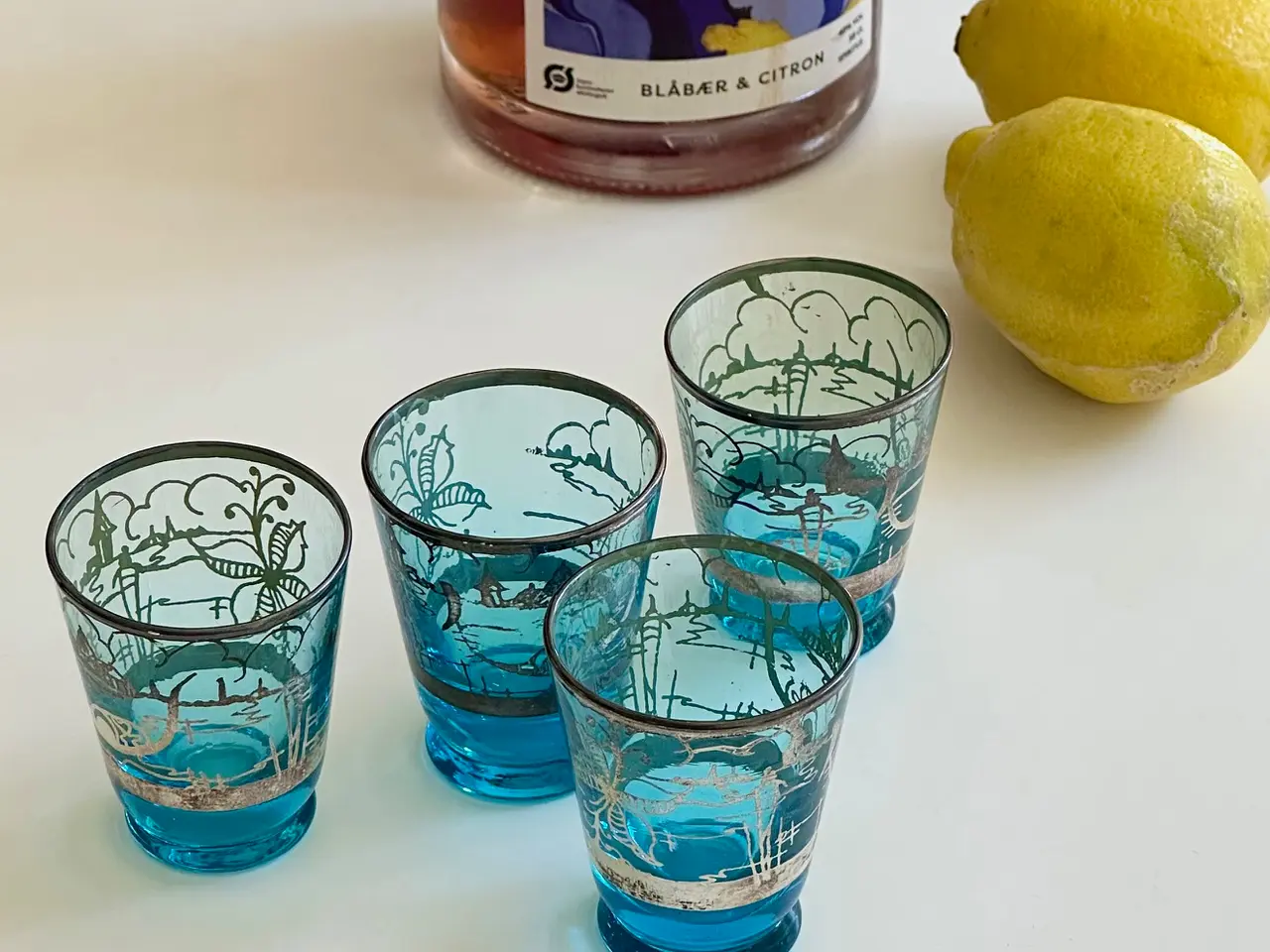 Billede 1 - Venitianske snapseglas, 4 stk samlet