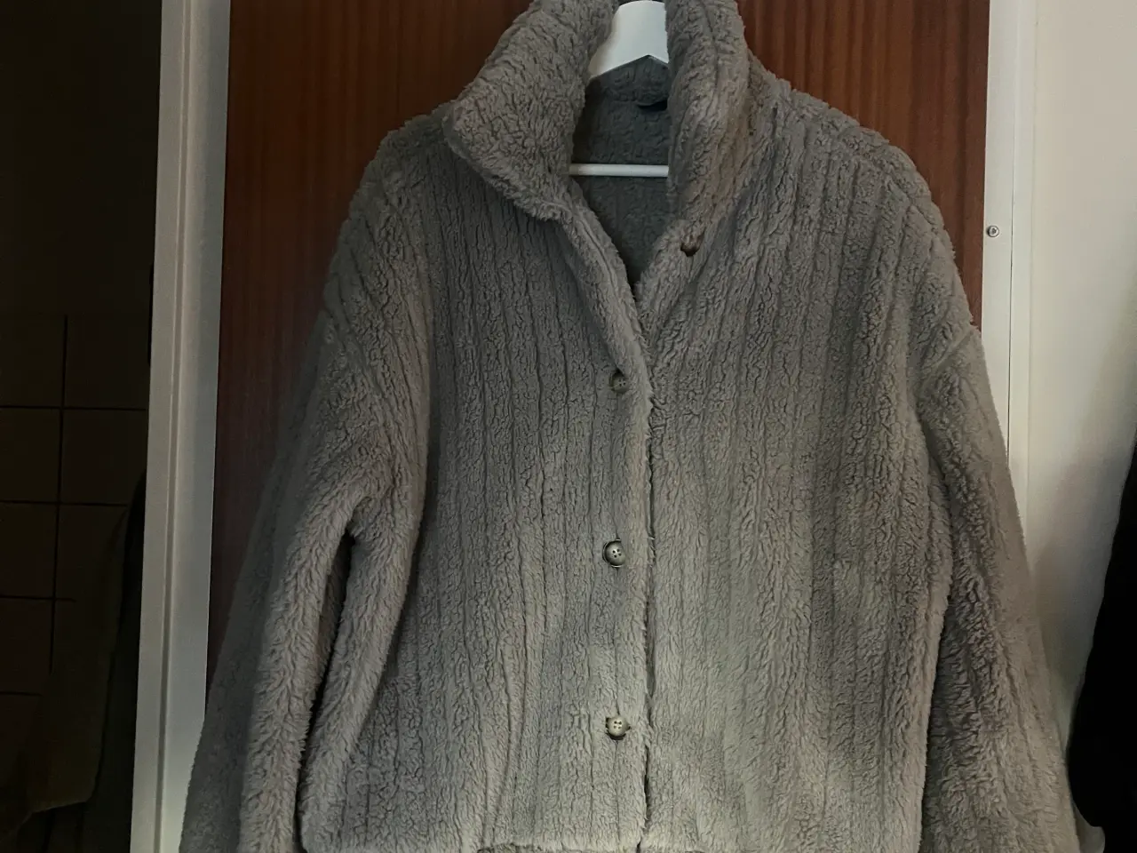 Billede 1 - Fake fur jakke str L