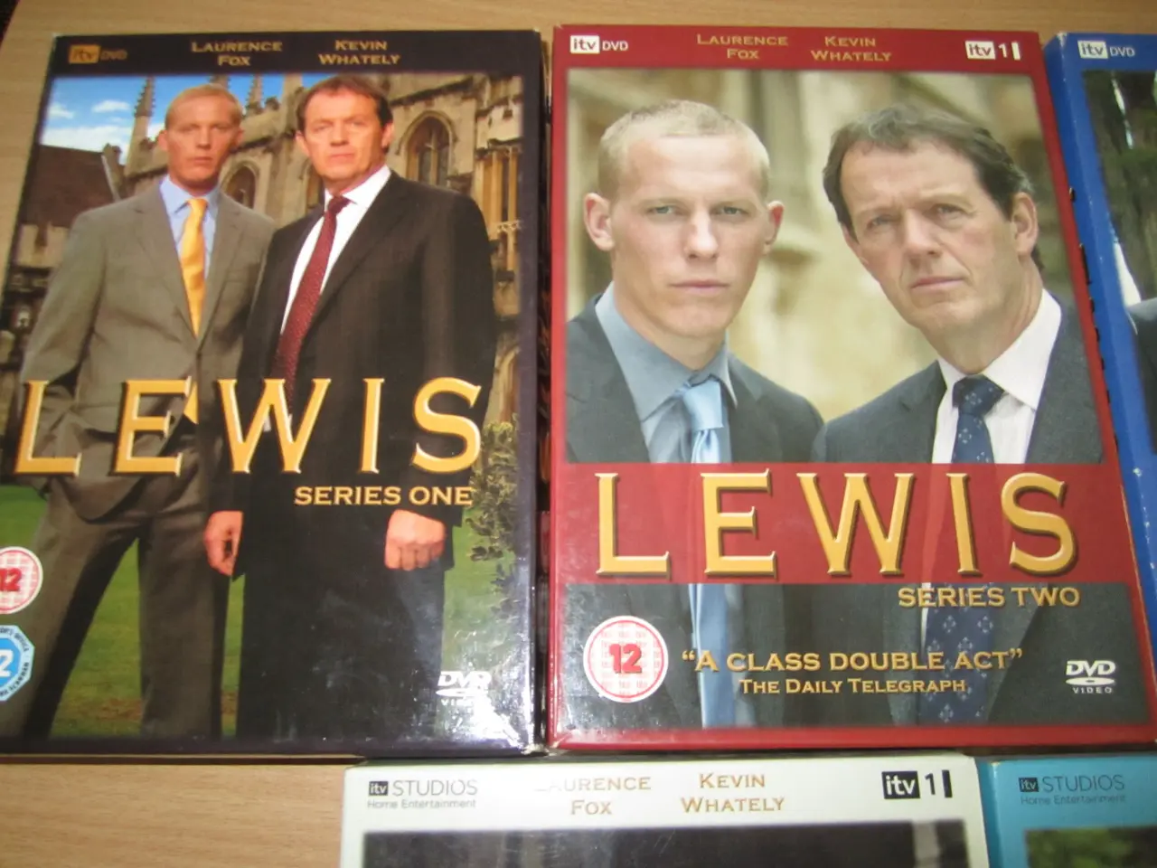 Billede 1 - LEWIS. Komplet Box. 1-5. BYD.