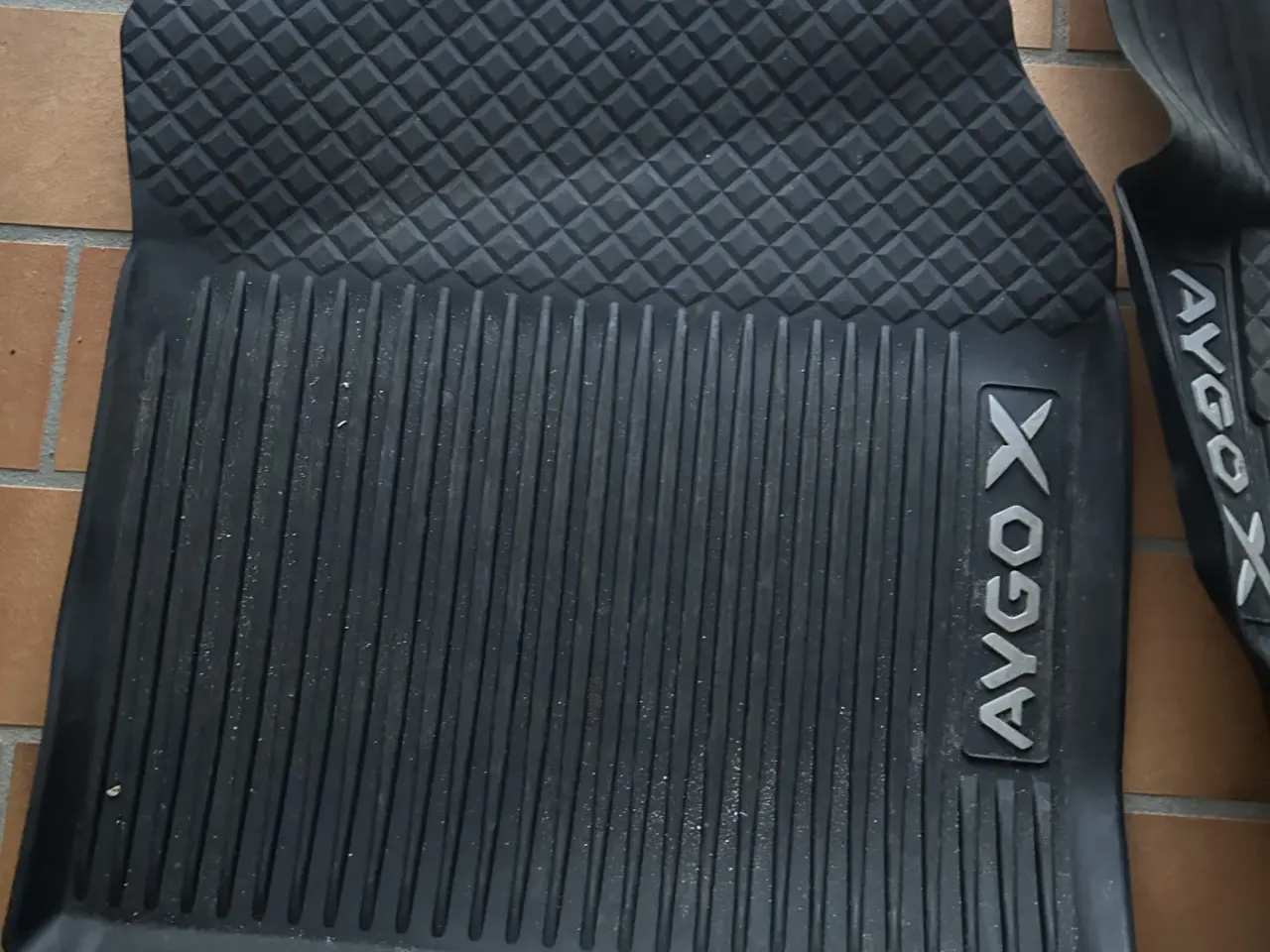 Billede 3 - Gummimåtter til Aygo X