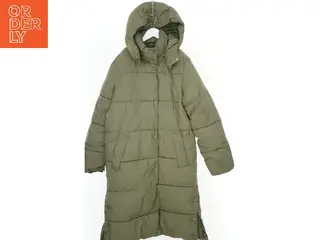 Lang vinterjakke med hætte fra H&M (str. 170)