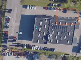 Fuldt udstyret autoværksted med lager – 342 m² i attraktivt erhvervsområde i Ishøj