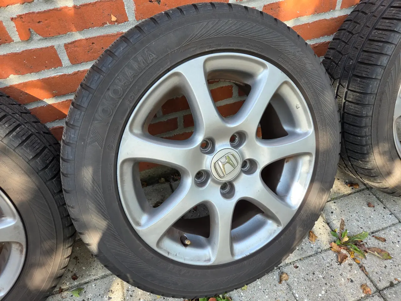 Billede 4 - Original Honda alufælge med vinterdæk