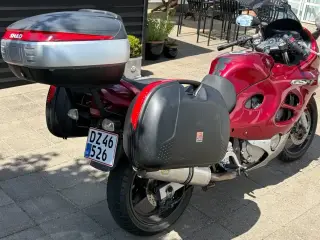 Motorcykel med meget udstyr