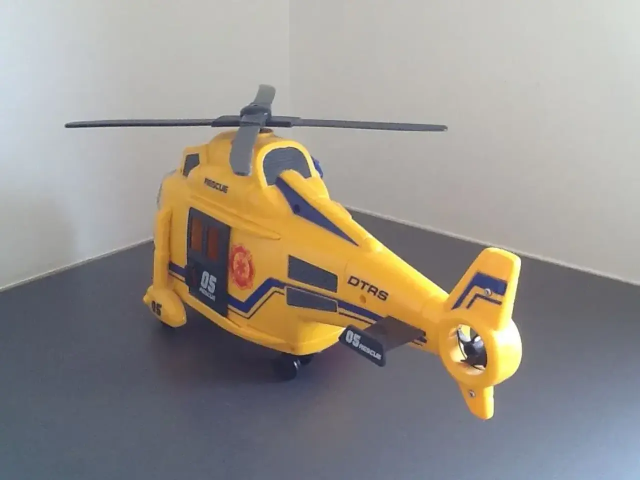 Billede 2 - Redningshelikopter mrk. Rescue