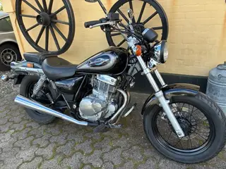 Suzuki GZ 250 Marauder