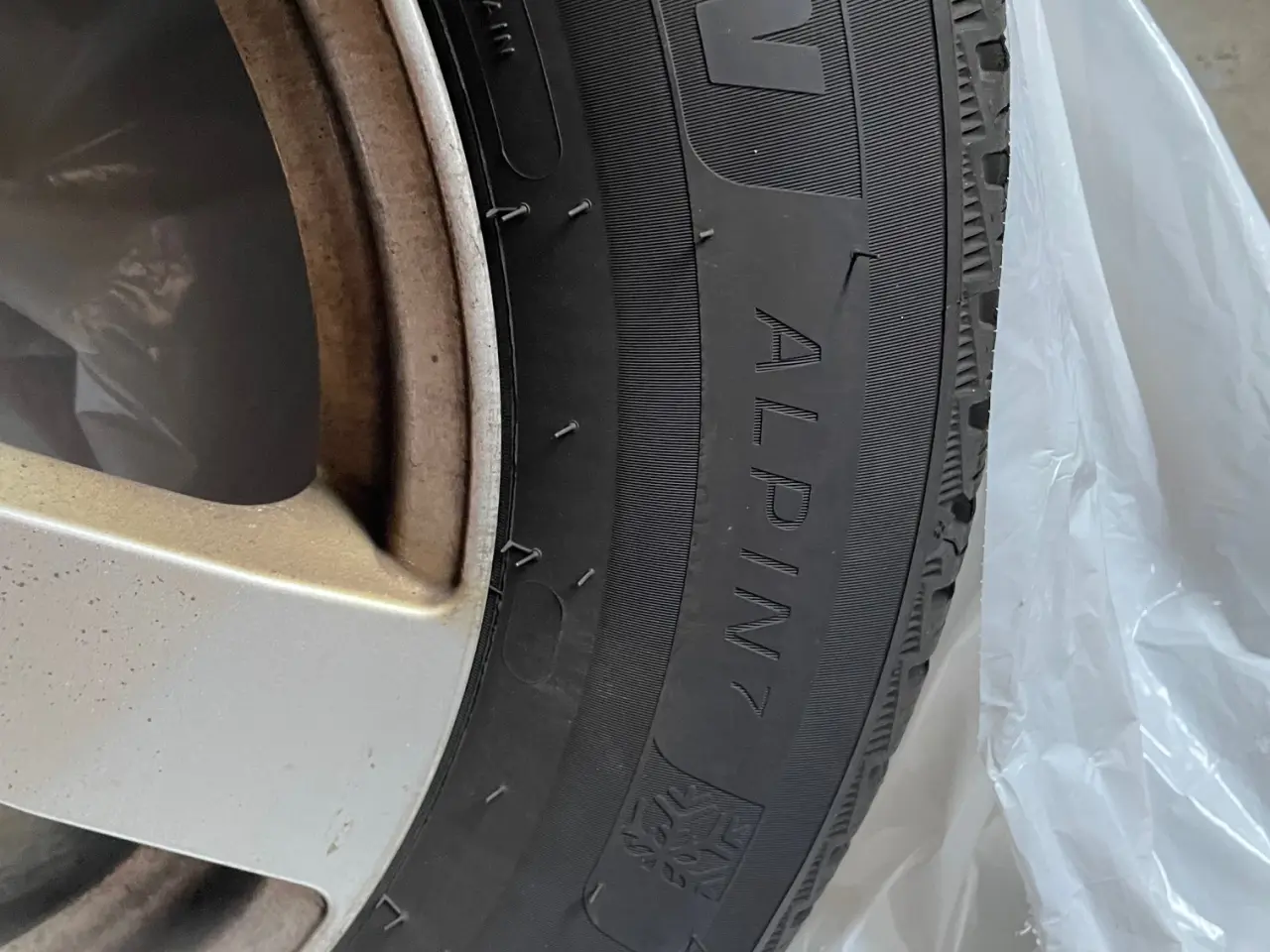 Billede 9 - 4 Michelin Alpin 17" vinterdæk på Alufælge