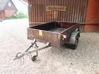 TRAILER med næs