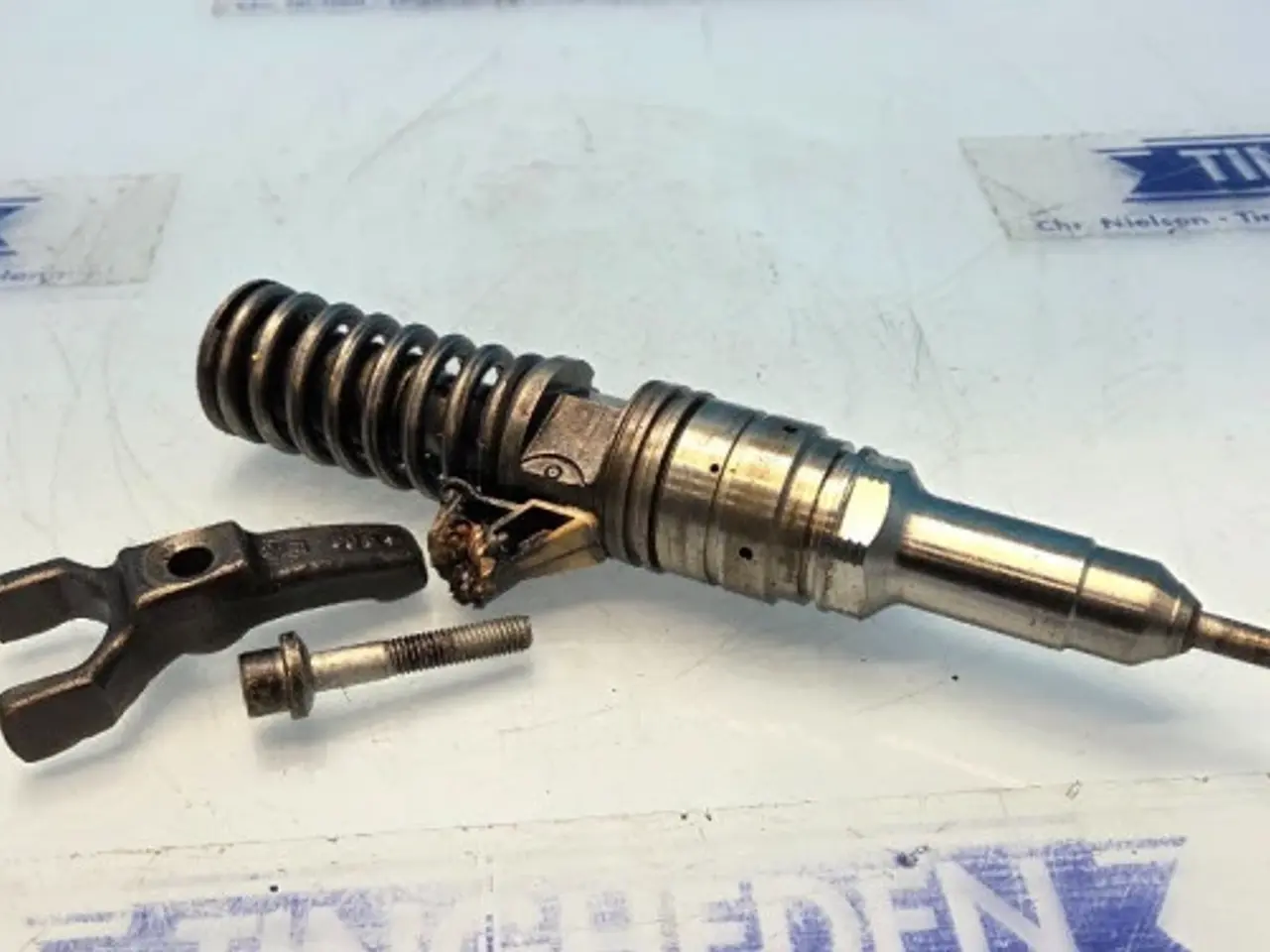 Billede 2 - Iveco F3AE0684D Injektor 504154922