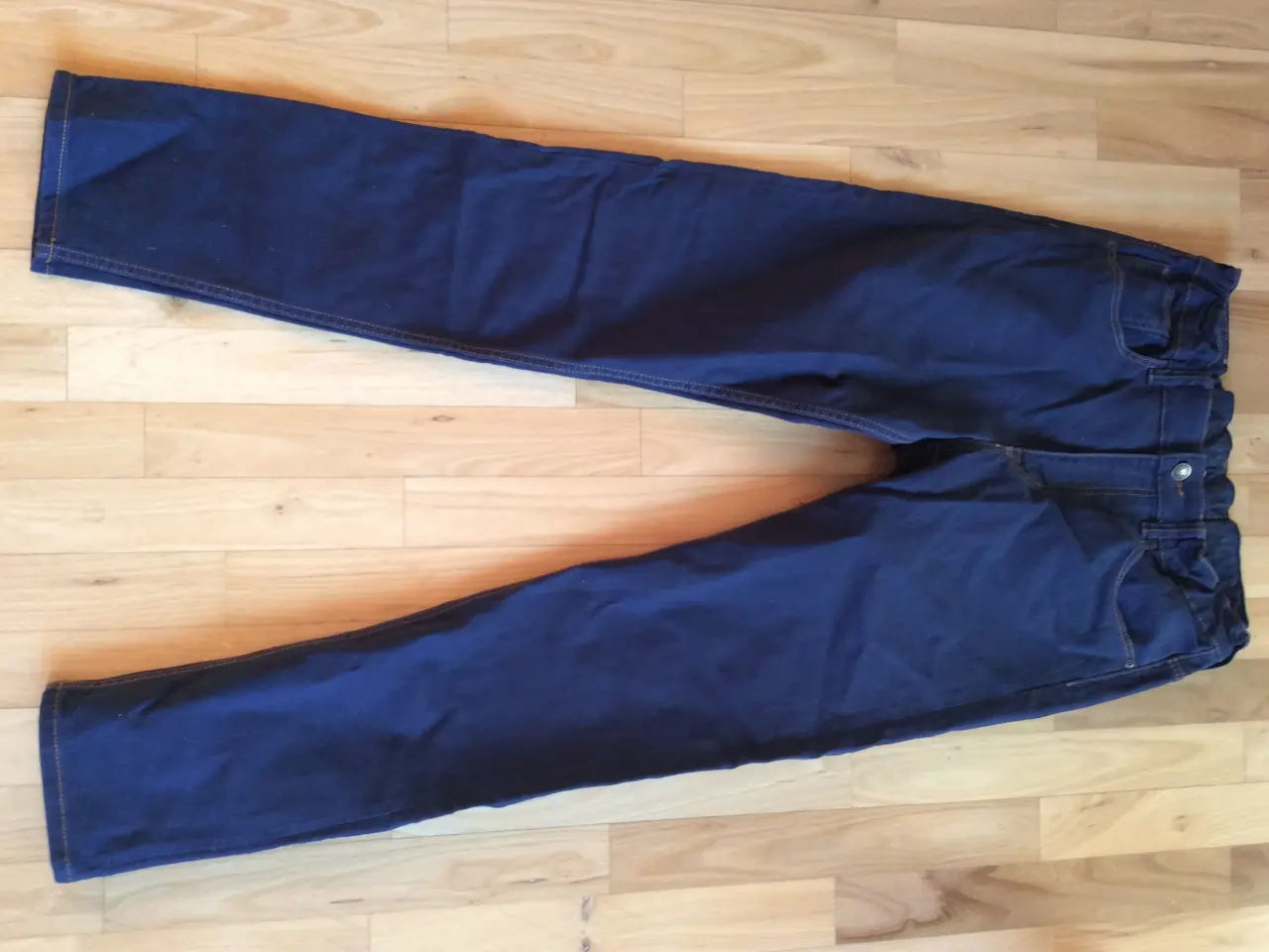 Billede 2 - Mørkeblå Jeans