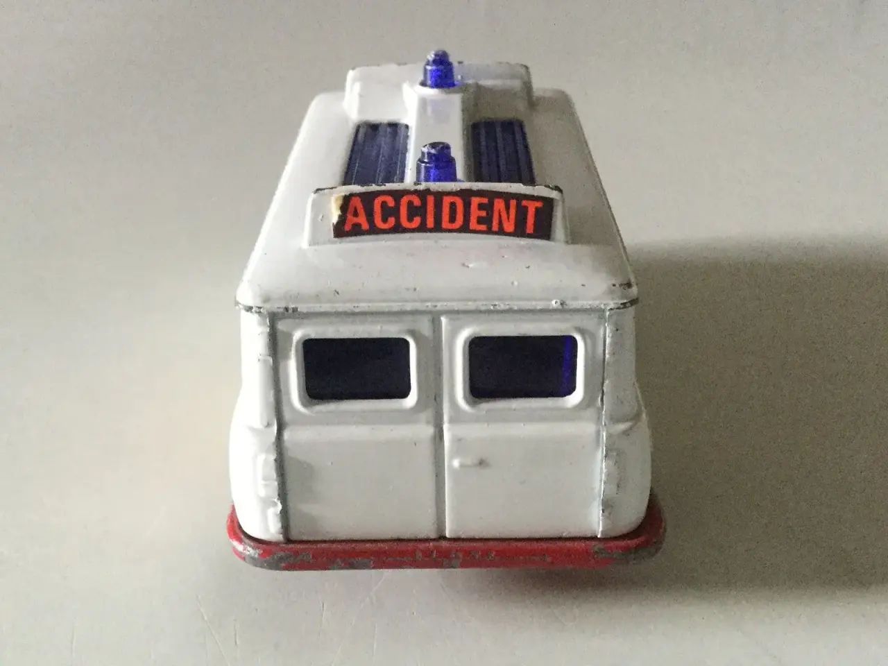 Billede 4 - Ældre Corgi ambulance