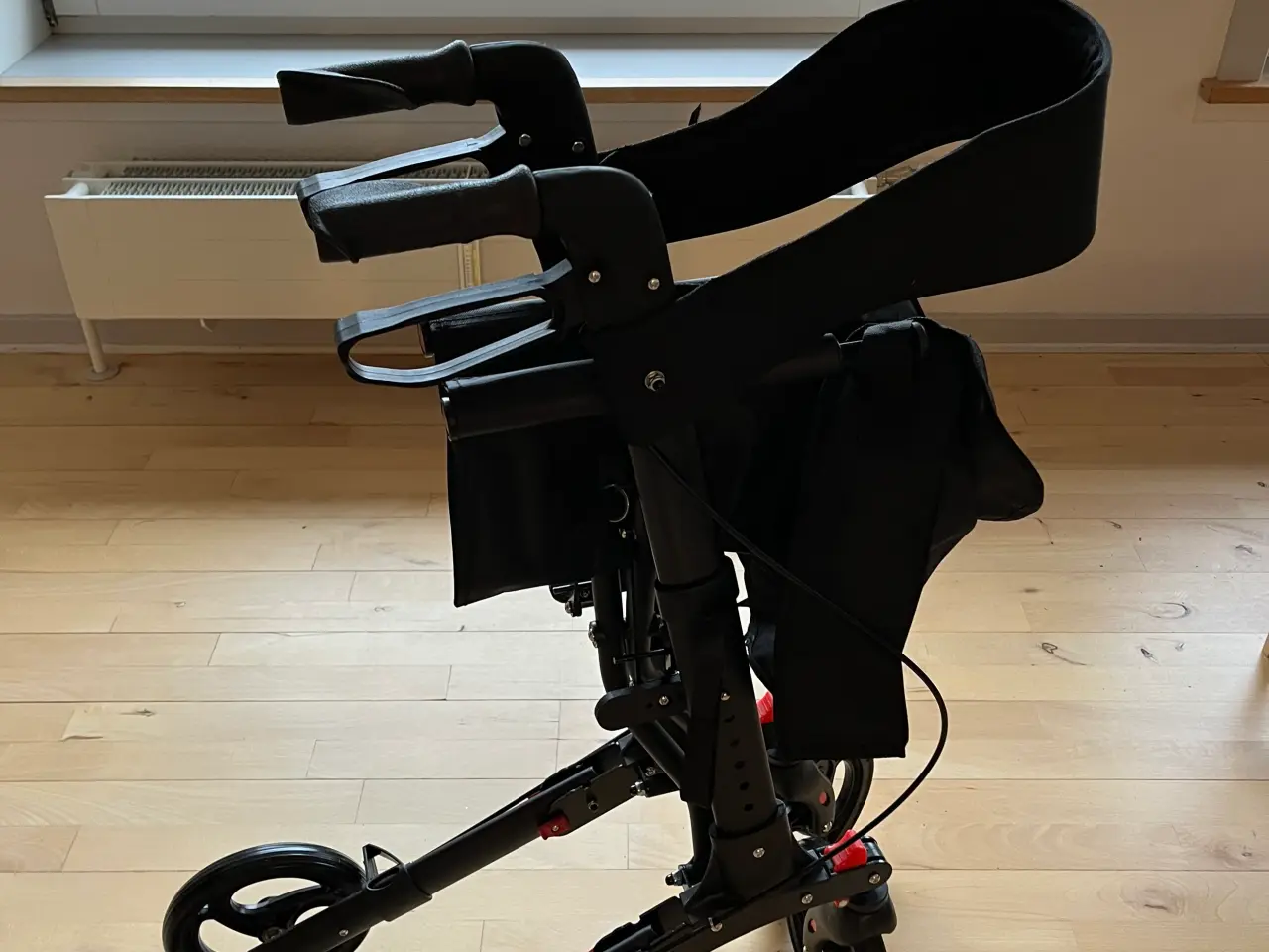 Billede 1 - Letvægts sammenklappelig rollator 