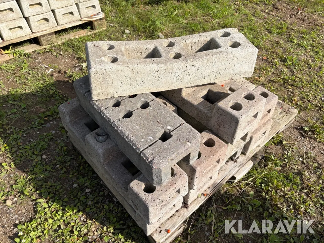 Billede 11 - Beton klodser til hegn 30 styk