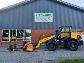 - - - NEW HOLLAND W80C