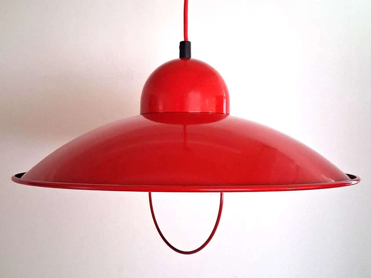 Billede 1 - Sjælden rød skandinavisk vintagependel – Ø43 cm