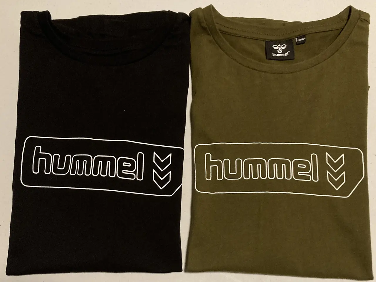 Billede 1 - Tøjpakke 8 stk. str. 152 Hummel. Mono