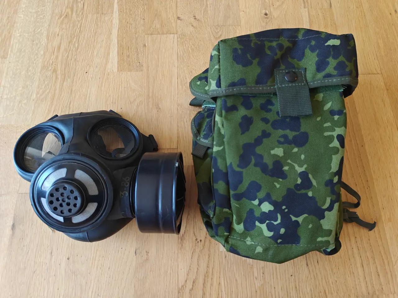 Billede 1 - ABC taske med M/69 gasmaske