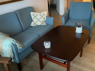 2 personers sofa og stol