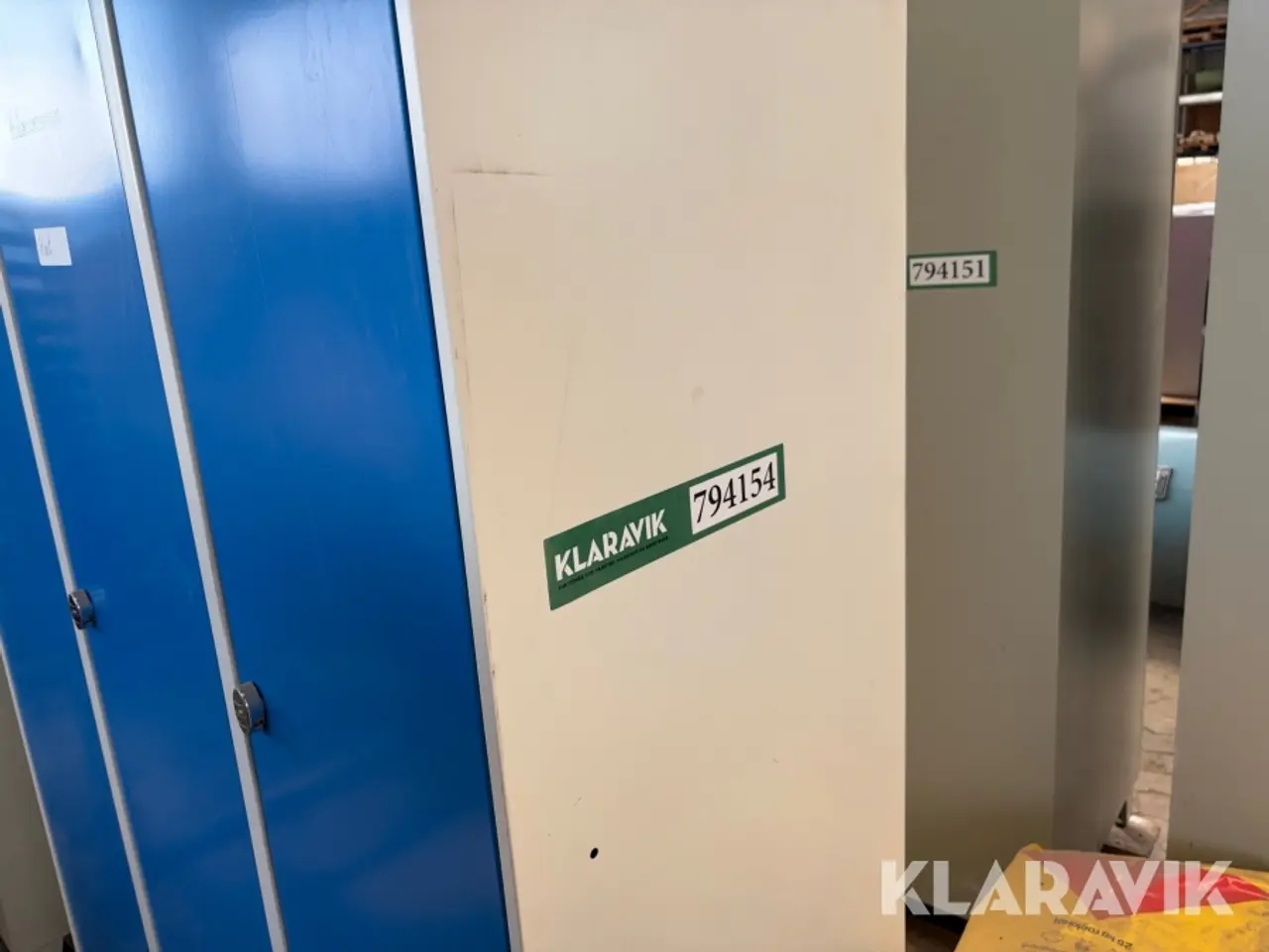 Billede 10 - Skab i metal